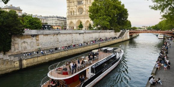 <p>Une croisière sur la Seine en famille coche toutes les cases pour devenir une expérience agréable pour tous. Découvrez immédiatement cette sortie qui plaira aux petits et aux grands. </p>
