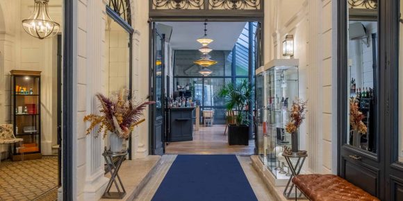 <p>En février, Bordeaux adopte un rythme différent de celui des grands mois touristiques. La ville est animée, notamment pendant les vacances scolaires,  et conserve une atmosphère plus fluide que durant les périodes estivales.</p>